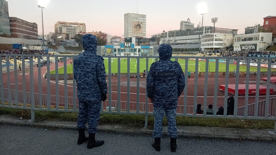В Ульяновске сотрудники Росгвардии обеспечили безопасность во время футбольного матча