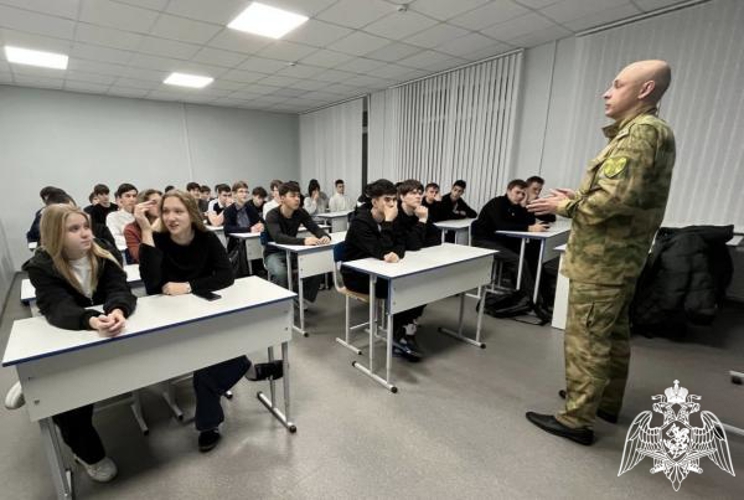 Офицер Росгвардии рассказал ульяновской молодежи о возможности обучения в вузах войск национальной гвардии