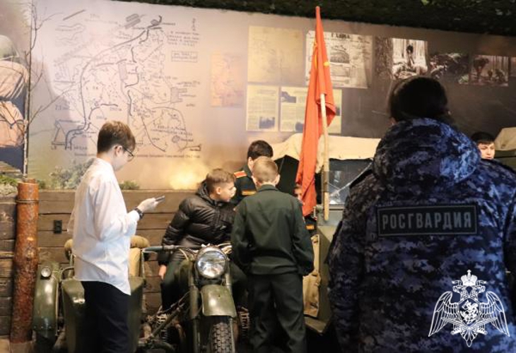 Ульяновские воспитанники «Гвардейской смены» посетили обновленный музей поискового отряда «Авангард»