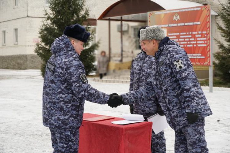 В Ульяновске в канун Дня конституции молодые росгвардейцы поклялились на верность Отечеству