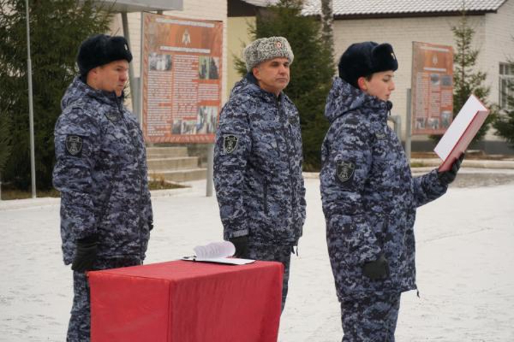 В Ульяновске в канун Дня конституции молодые росгвардейцы поклялились на верность Отечеству