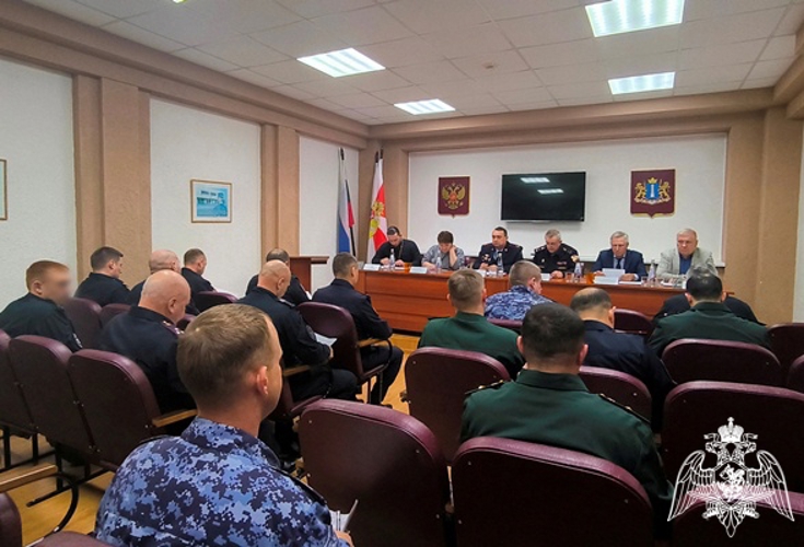 В Ульяновске офицеры Росгвардии провели оперативный штаб по вопросам безопасности в новогодние праздники 