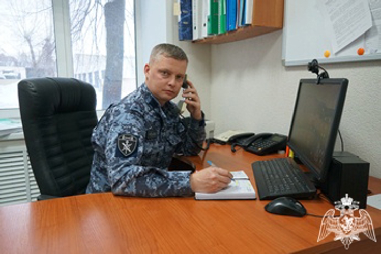 В Ульяновске офицер Росгвардии провел "прямую линию" по вопросам трудоустройства