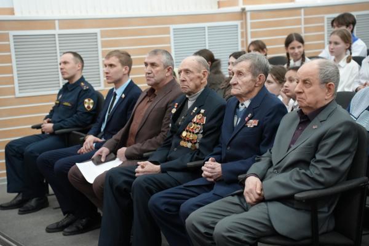 Росгвардейцы приняли участие в открытии месячника героико-патриотической работы «Отчизны верные сыны!» 