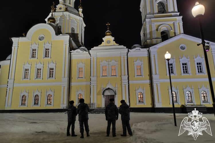 Ульяновские росгвардейцы осуществили безопасность во время празднования Рождества Христова 