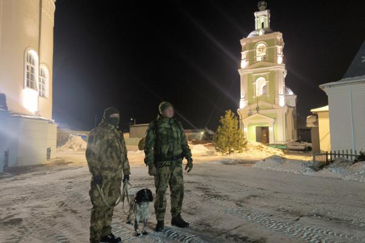     Ульяновские росгвардейцы обеспечили безопасность верующих в праздник Крещение Господне