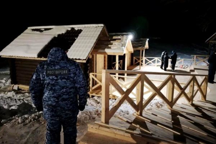     Ульяновские росгвардейцы обеспечили безопасность верующих в праздник Крещение Господне