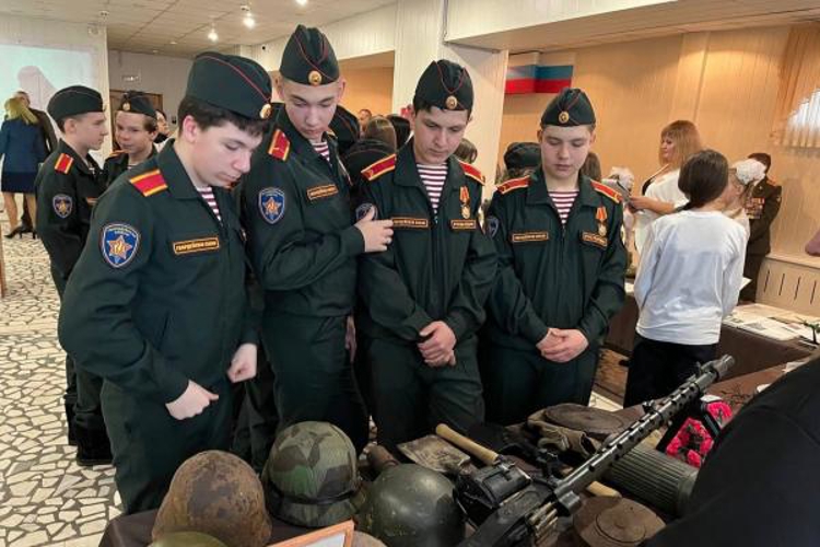 Росгвардейцы приняли участие в открытии месячника героико-патриотической работы «Отчизны верные сыны!» 