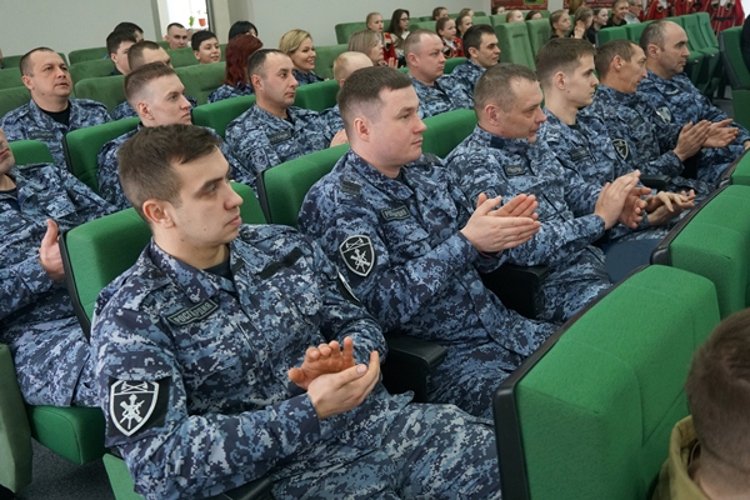 В Ульяновске Росгвардия отпраздновала День защитника Отечества ярким концертом