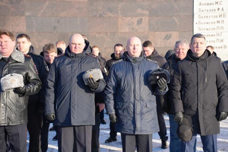 Росгвардейцы почтили память участников Сталинградской битвы
