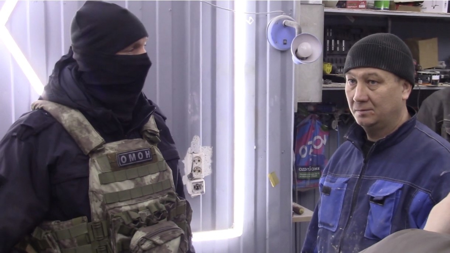 При силовой поддержке Росгвардии прошел рейд по соблюдению миграционного законодательства в Ульяновске (видео)