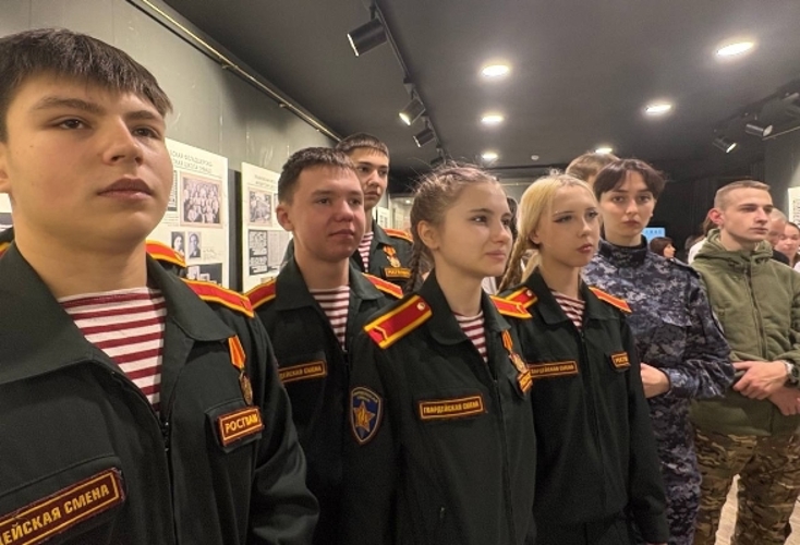Ульяновские воспитанники «Гвардейской смены» посетили открытие выставки о военной медицине  