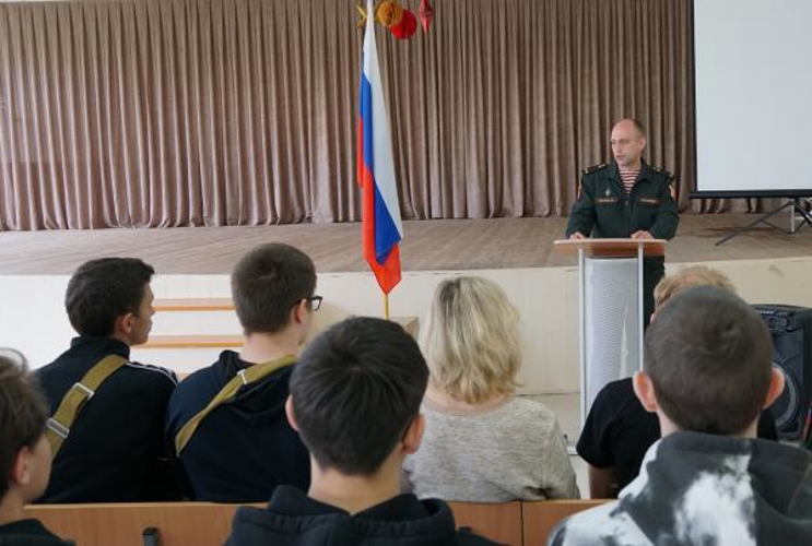 Офицер Росгвардии рассказал ульяновским учащимся о военных вузах ведомства
