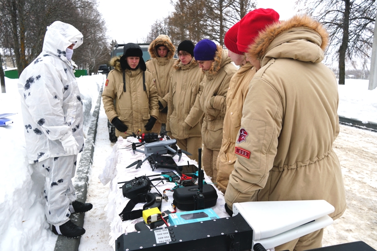 Ульяновские росгвардейцы представили профориентационную площадку на военно-историческом фестивале «Бессмертный подвиг»