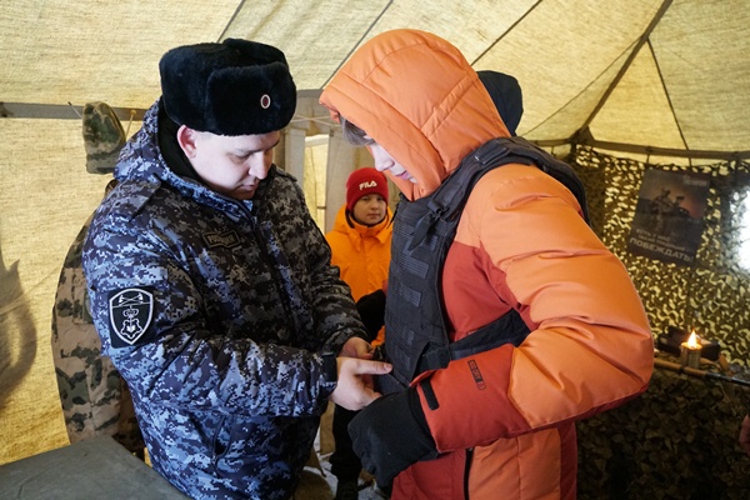 Ульяновские росгвардейцы представили профориентационную площадку на военно-историческом фестивале «Бессмертный подвиг»
