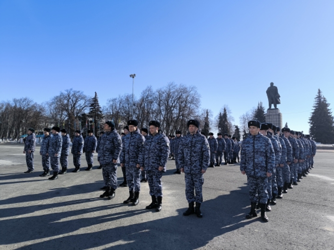 Ульяновские росгвардейцы выстроились в цифру «10» в честь юбилея ведомства (видео)