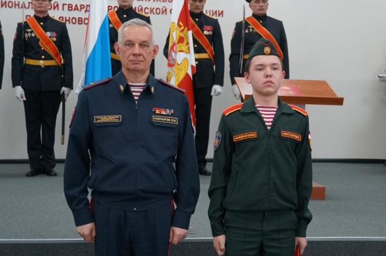 Присягнули на верность: сотрудники Росгвардии и воспитанники «Гвардейской смены» дали клятву Родине