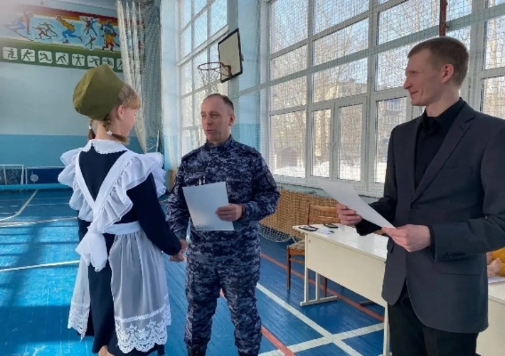 Ульяновский росгвардеец вошел в состав жюри смотра строя и песни среди школьников