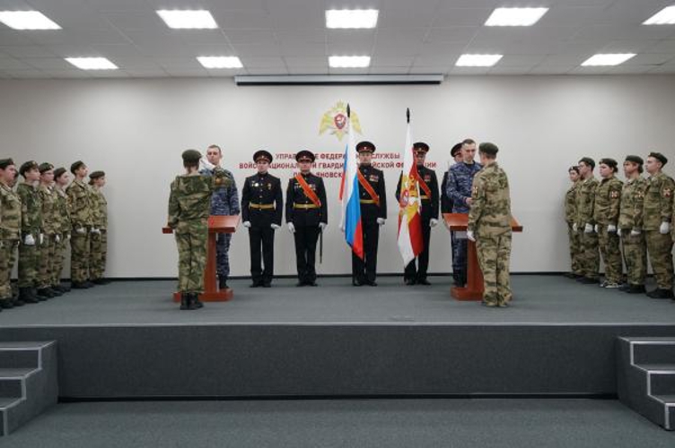 Присягнули на верность: сотрудники Росгвардии и воспитанники «Гвардейской смены» дали клятву Родине