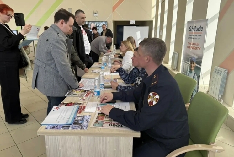 Ульяновские росгвардейцы представили вакансии на Всероссийской ярмарке «Работа России»