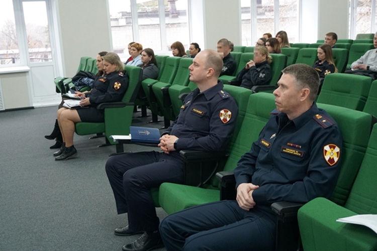 В Ульяновске юристы Росгвардии закрепили профессиональные знания