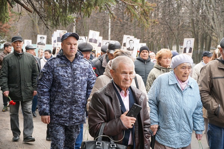 Ульяновские росгвардейцы почтили память героев-чернобыльцев  