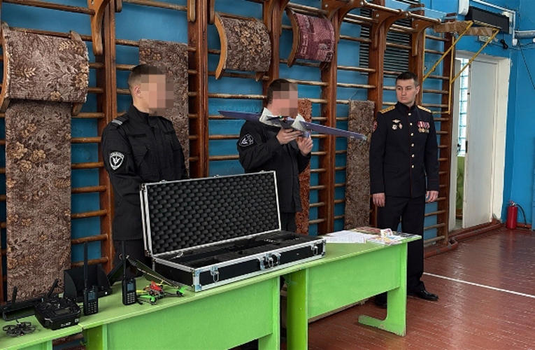 Ульяновские росгвардейцы рассказали о службе и показали дроны студентам