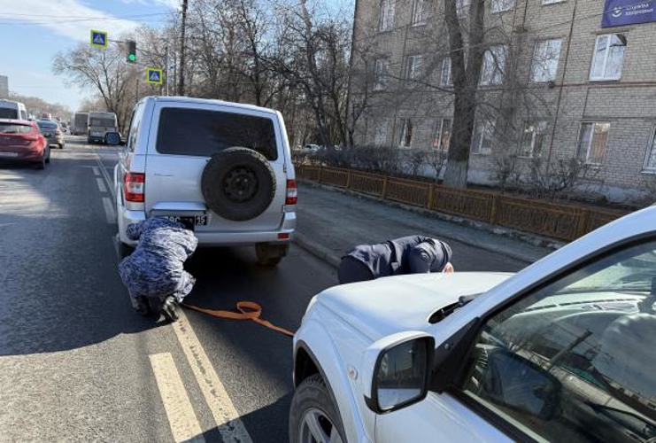 Росгвардейцы оказали помощь ульяновскому автомобилисту 