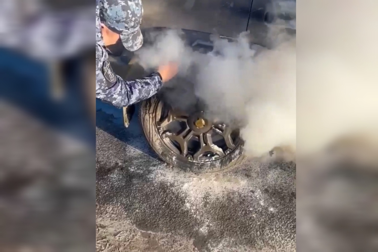 В Ульяновске сотрудники Росгвардии оказали помощь в тушении автомобиля