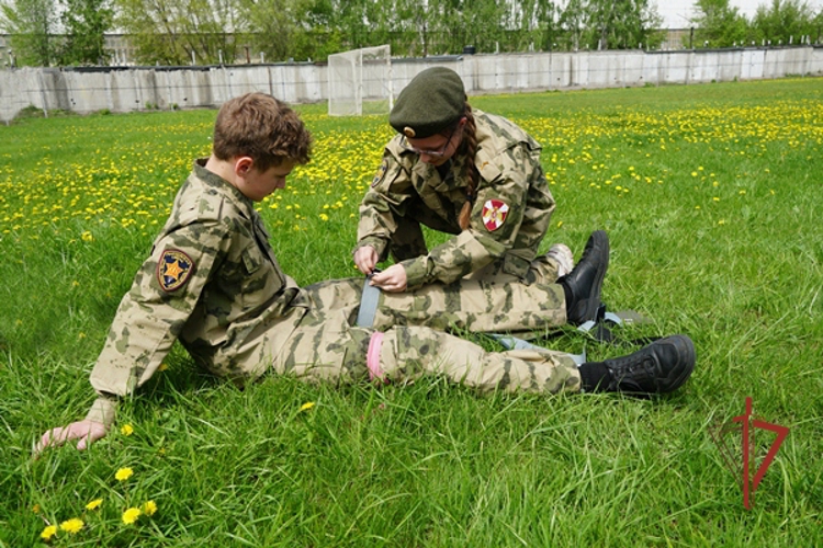 В Ульяновске юные гвардейцы продемонстрировали свои навыки на слете «Гвардейской смены»