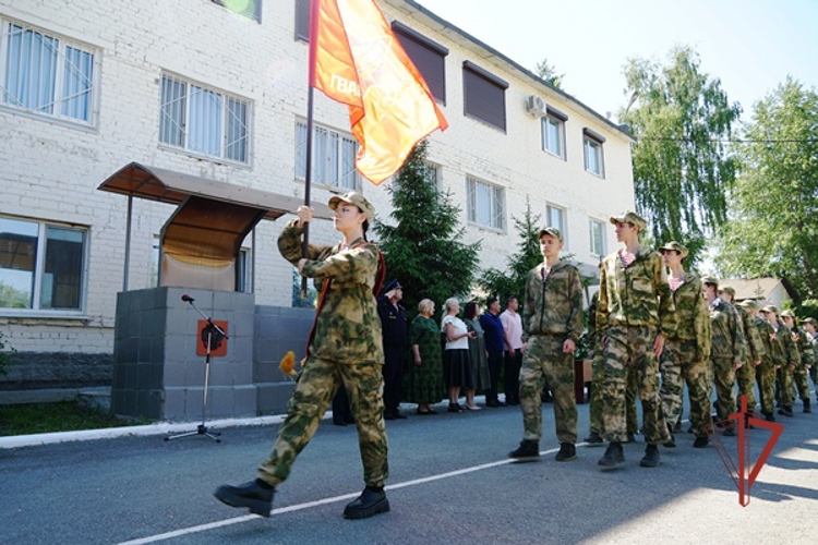 В Ульяновске воспитанники «Гвардейской смены» дали клятву верности кадетскому братству