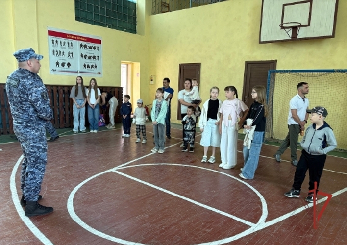 Ульяновские росгвардейцы провели урок мужества в начале летних каникул
