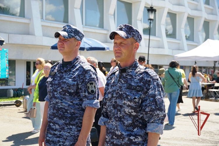Ульяновские росгвардейцы обеспечили общественную безопасность на День России