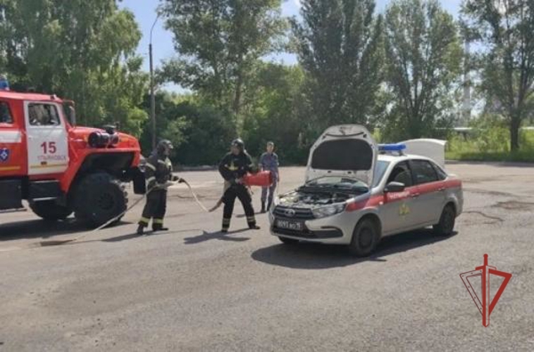 В Ульяновске прошли пожарные учения с сотрудниками групп задержания Росгвардии