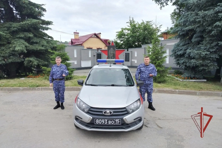 В Ульяновске сотрудники Росгвардии присоединились к общероссийской минуте молчания