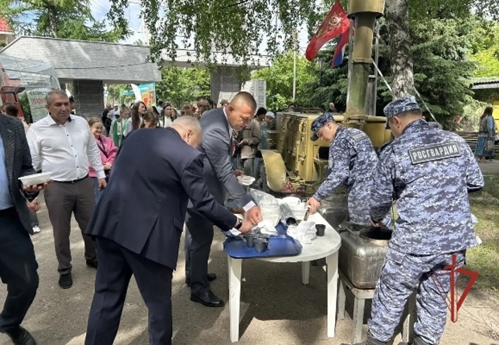 В Ульяновске сотрудники Росгвардии организовали профориентационную на национальном празднике