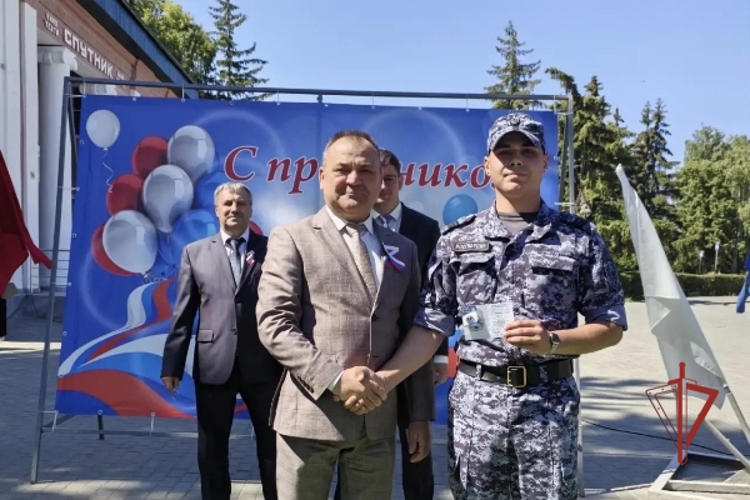 Ульяновским росгвардейцам вручили знаки отличия ГТО