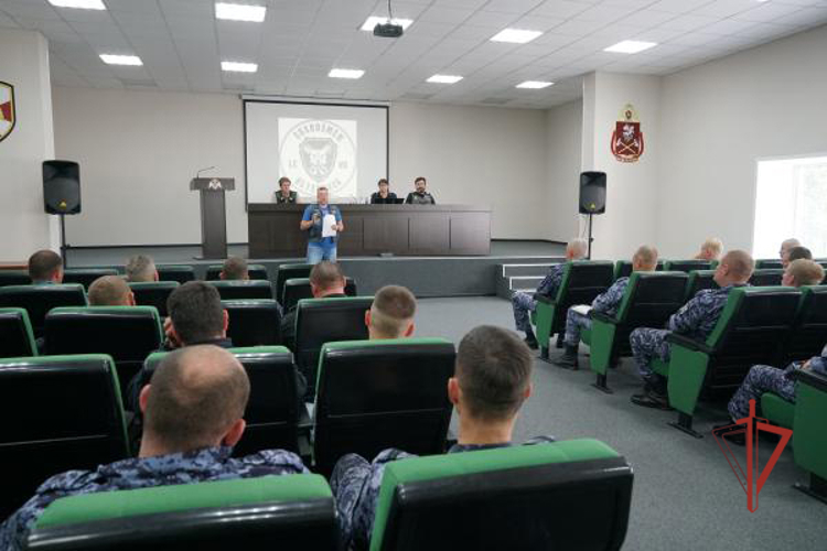 В Управлении Росгвардии по Ульяновской области обсудили вопросы транспортной безопасности с участием первого в России мотоклуба правоохранителей