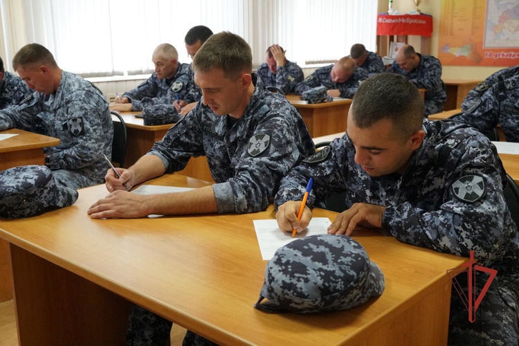 Сотрудники вневедомственной охраны Ульяновской области показали свои навыки на конкурсе профессионального мастерства