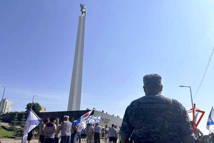 В Ульяновске в День военно-морского флота России росгвардейцы обеспечили охрану общественного порядка