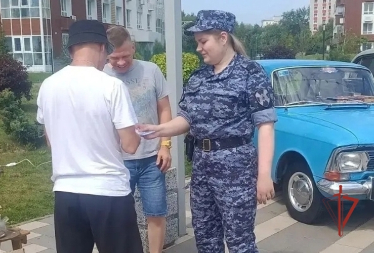 Ульяновские росгвардейцы рассказали о службе на автофестивале