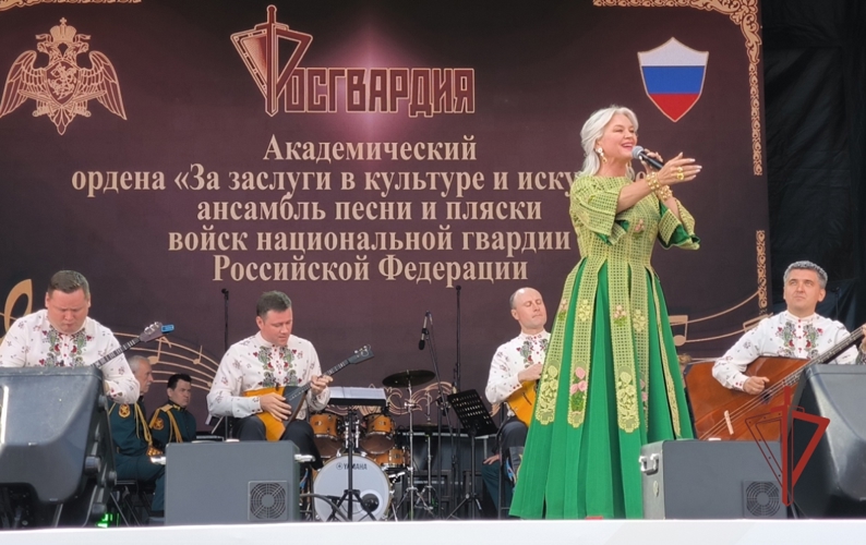 Легендарный ансамбль Росгвардии поздравил ульяновцев с Днем города: город встретил героев сцены овациями