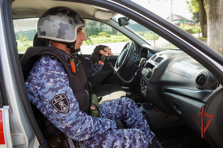 В Ульяновске росгвардейцы задержали рецидивиста, пытавшегося вынести товары на крупную сумму из гипермаркета
