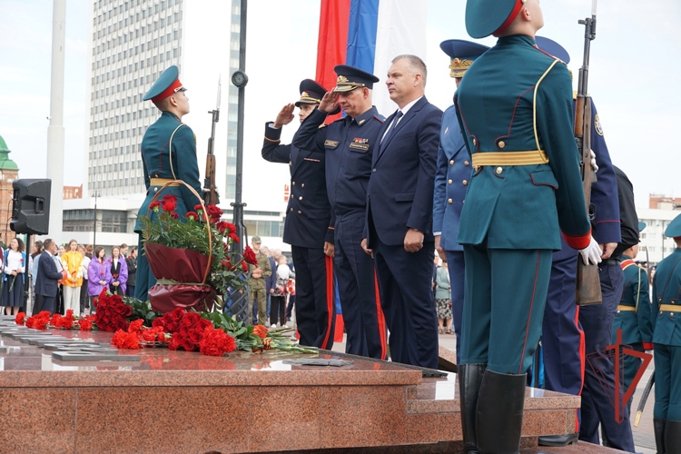 В Ульяновске росгвардейцы почтили память Героя России Дмитрия Разумовского