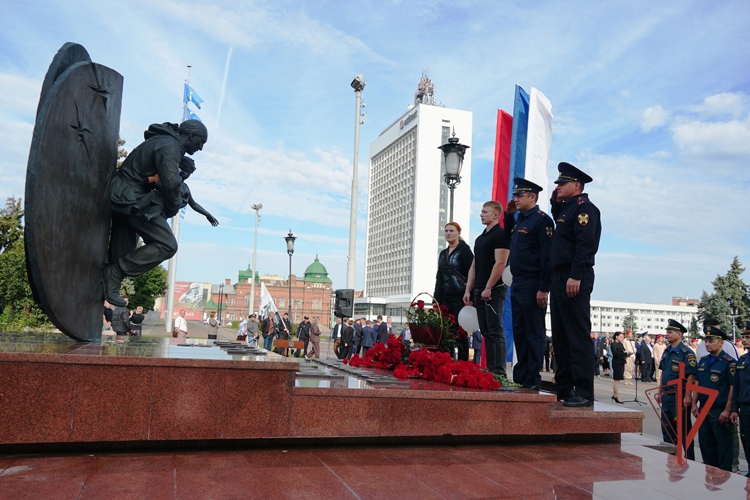 В Ульяновске росгвардейцы почтили память Героя России Дмитрия Разумовского