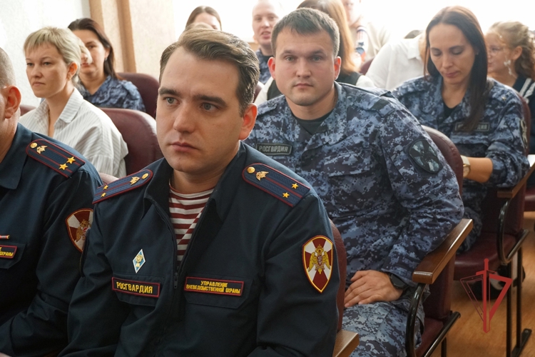 Ульяновские росгвардейцы отметили 74-ю годовщину образования вневедомственной охраны 