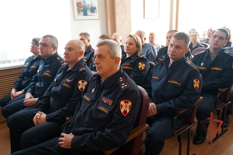 Ульяновские росгвардейцы отметили 74-ю годовщину образования вневедомственной охраны 
