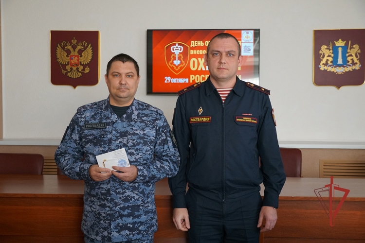 Ульяновские росгвардейцы отметили 74-ю годовщину образования вневедомственной охраны 
