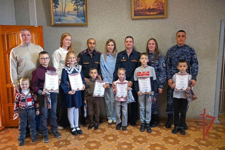 В Ульяновске наградили участников детского конкурса рисунков «Мой папа служит в Росгвардии»