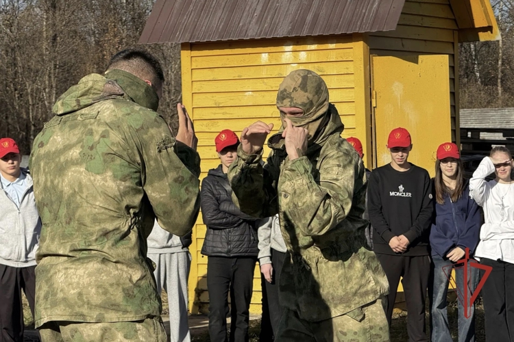 В Ульяновске росгвардейцы выступили в качестве экспертов на военно-патриотическом слете